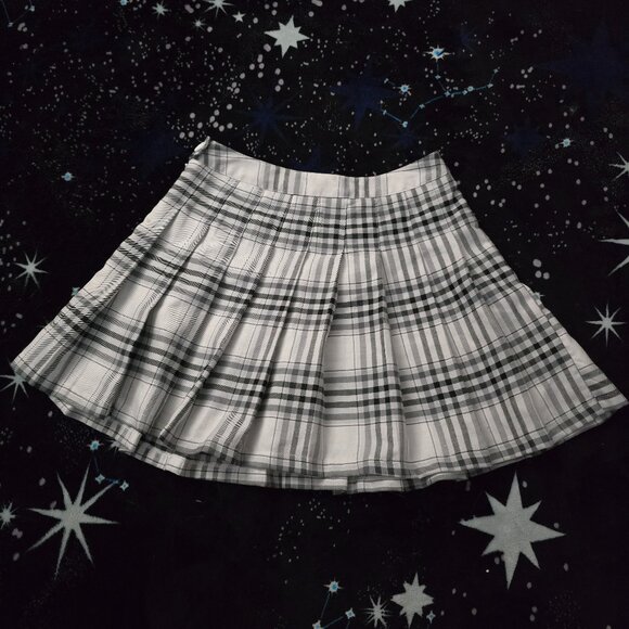 Forever 21 small plaid skirt - Picture 2 of 4